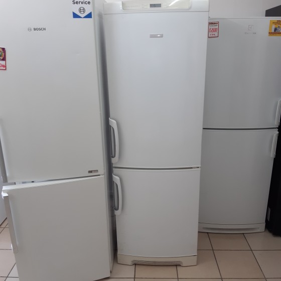 Холодильник ELECTROLUX ENB31400W Холодильник ELECTROLUX ENB31400W
