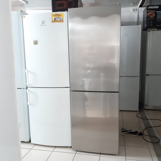 Холодильник BOSCH KGV 33VI31