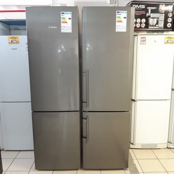 Холодильник Bosch KGE39BI44