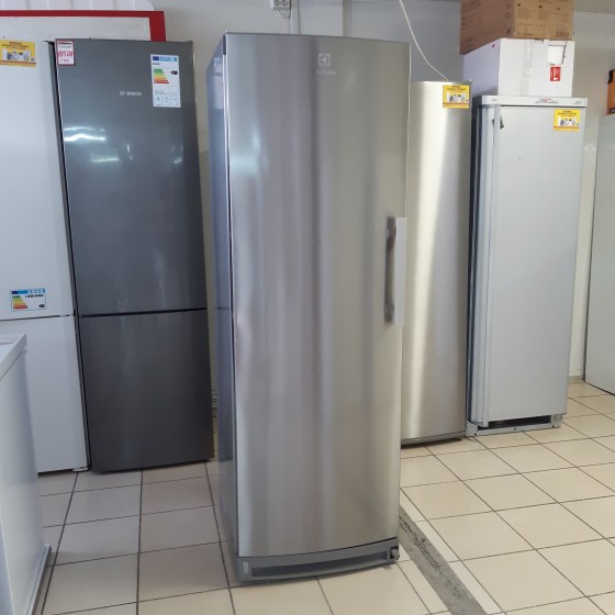 Холодильная камера ELECTROLUX  ERF3867MOX
