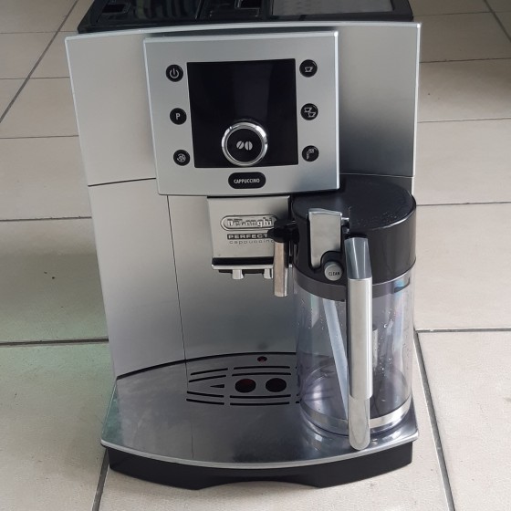 Кофемашина эспрессо автоматическая DELONGHI ESAM 5500