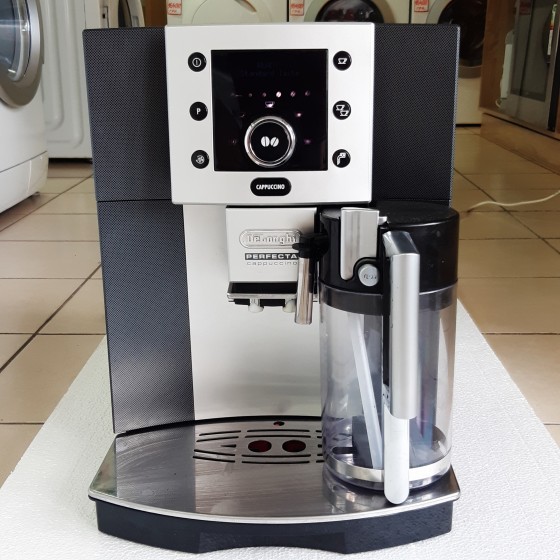 КОФЕМАШИНА DELONGHI ESAM 5500. T