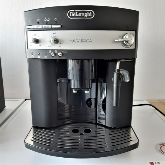 Кофемашина DELONGHI ESAM 3000.B