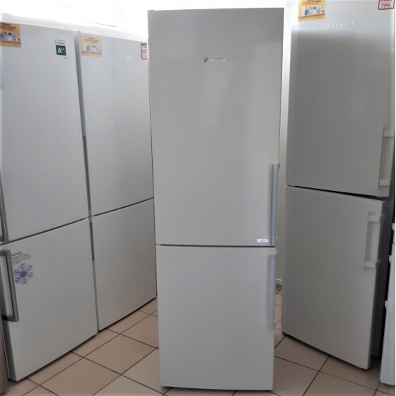 Холодильник BOSCH KGE36AW40/12