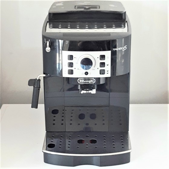 Кофемашина Delonghi ECAM 22.110.B
