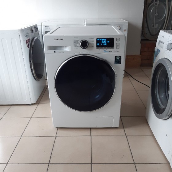 Cтиральная машина с сушкой Samsung WD80J6400AW