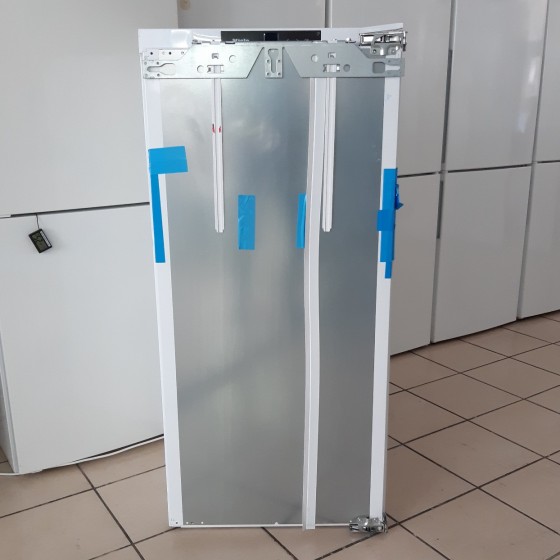 Холодильник встраиваемый Miele К7343 D