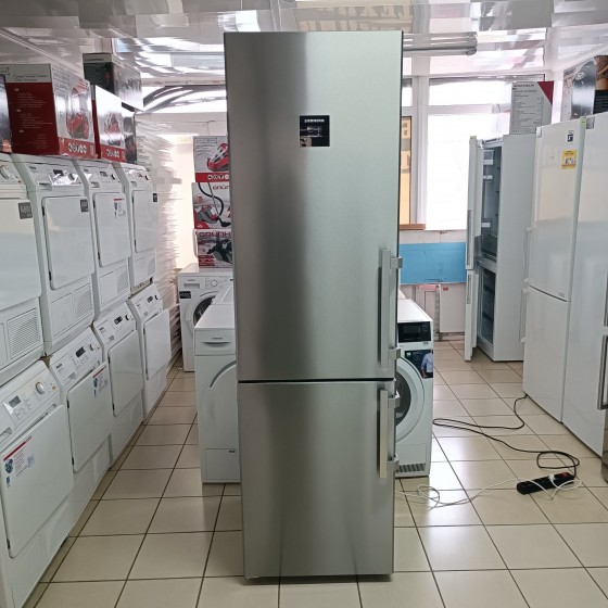 Холодильник Liebherr CBNsdc 5753