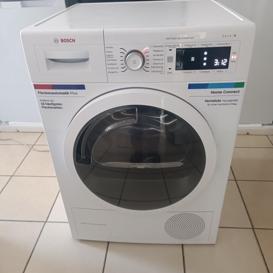 Сушильная машина Bosch Serie 8 WTW87530