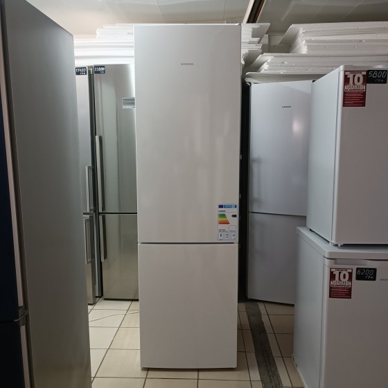 Холодильник Siemens KG39VUW30